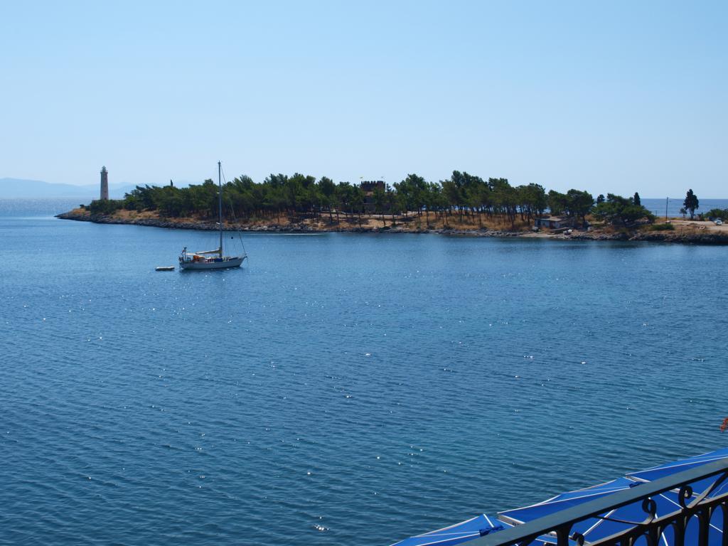 Saga Pension Gythio Buitenkant foto