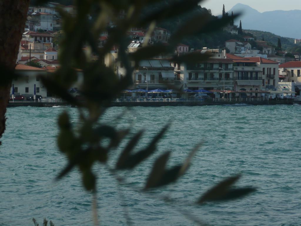 Saga Pension Gythio Buitenkant foto