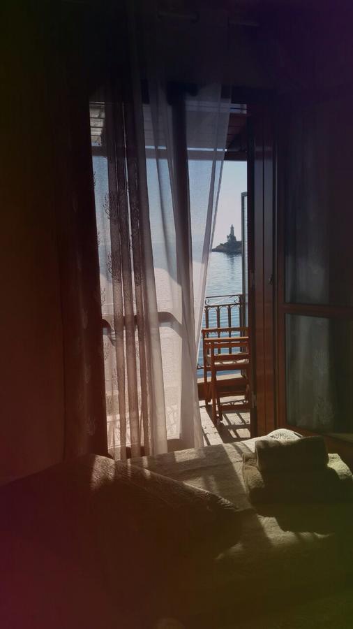 Saga Pension Gythio Buitenkant foto